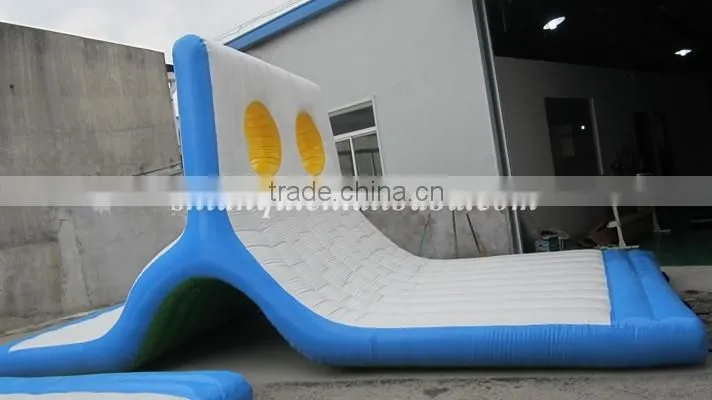 Gaint Outdoor inflatable floating obstacle with frame pool