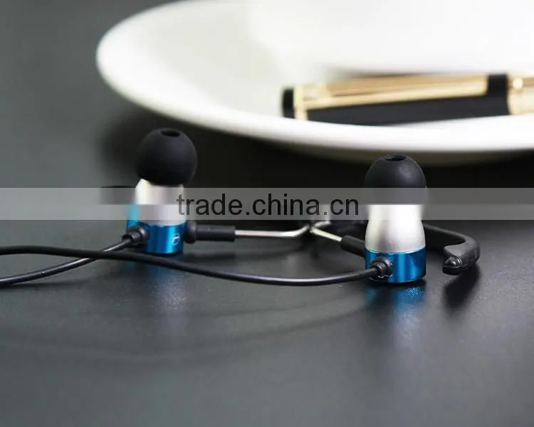Wholesale High Quality Sport Earphone Metal Earphone for Samsung Earphone for Iphone