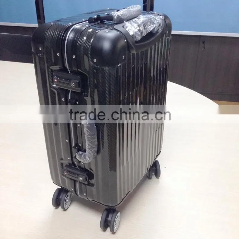 Carbon Fiber Suitcase in Autoclave process