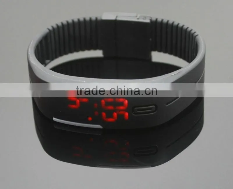 HOT Sports Bracelet LED Watch 2015 Sport Watch Fashion Digital Watch Date Time Men Wristwatch Waterproof Colorful Rubber Band