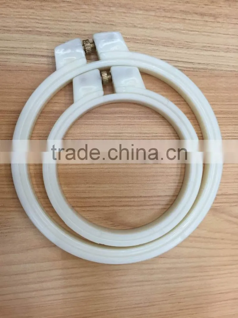 Wholesale China good quality Plastic embroidery hoop and high quality different deameter cross stitch frame