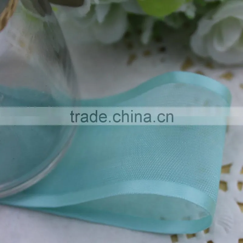 decorate wedding cake ribbon