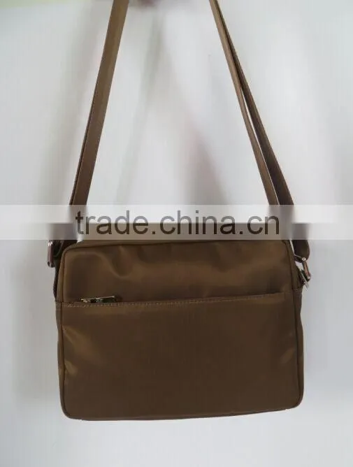 good quality cheap price waterproof nylon material shoulder bag for men