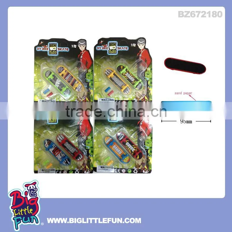 Self assemble toy extreme sport ice skates toy