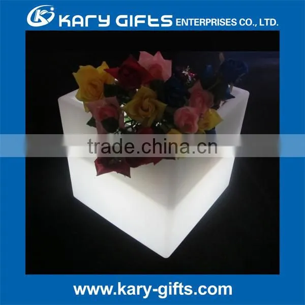 Cube shape plastic led planter illuminated garden planter pots large