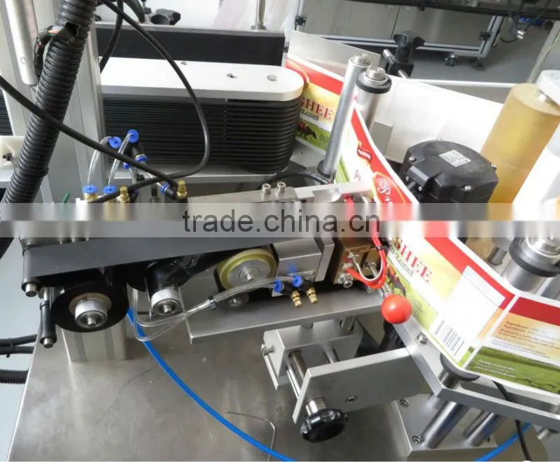Automatic Oil Round Bottle Labeling Machine