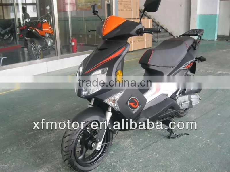 125cc gasoline scooter