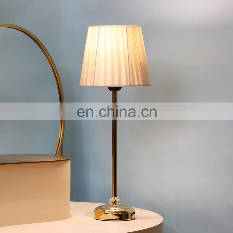 Popular modern design indoor lighting crystal decorative hotel bedroom gold metal table lamp