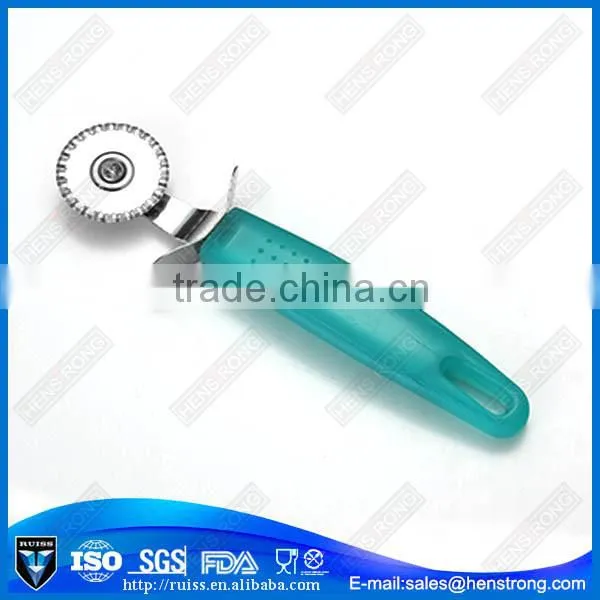 New Design Wood Handle Double Wheel Pizza Cutter