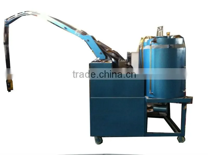 Refrigerator/freezer foaming machine
