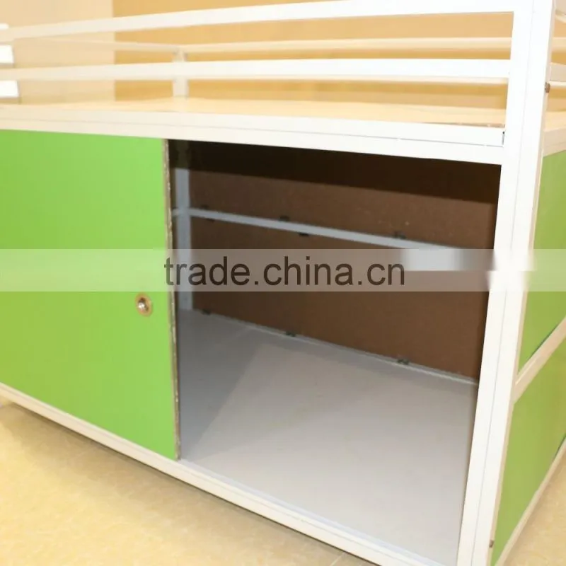 Durable display platform rack for shopping mall