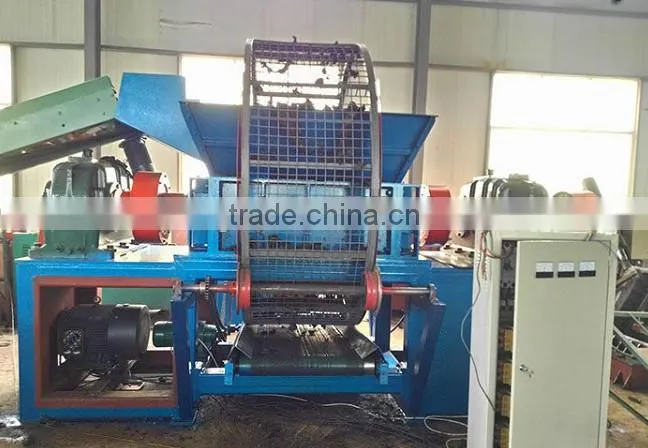 Tire shredder for recycling production line