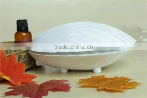 Automatic aroma nebulizer with essential oil