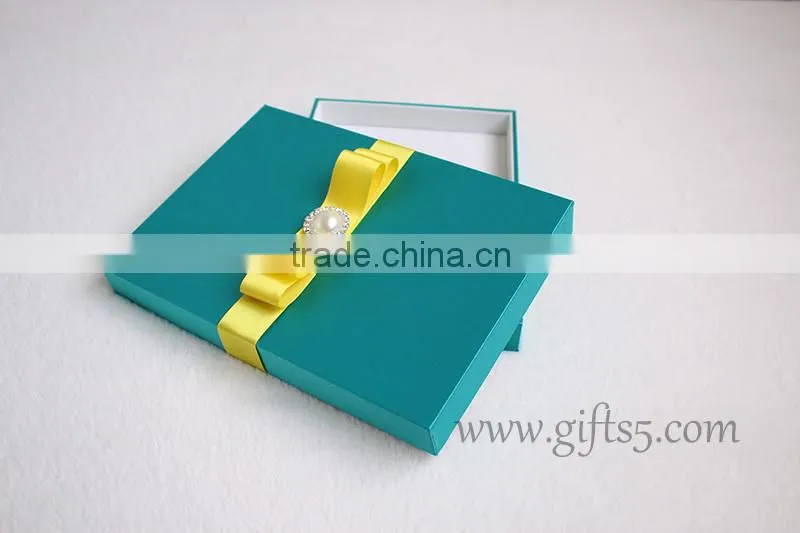 Handmade wedding invitations gift box with ribbon