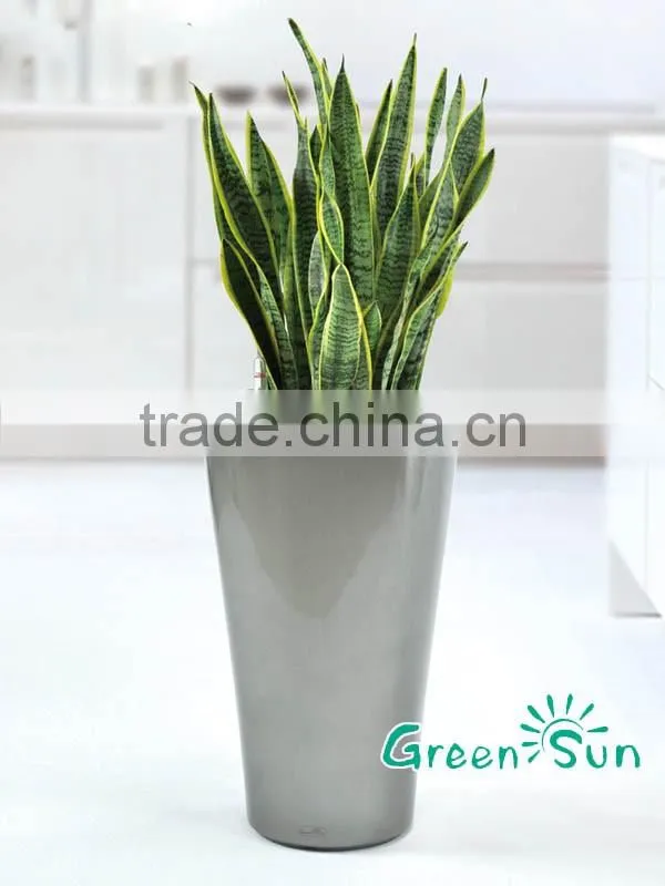 Plastic indoor flower gardening pots