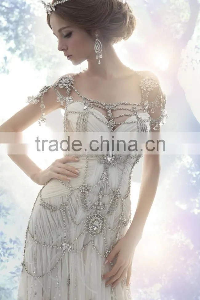 Rhinestone chain with stone and pearl