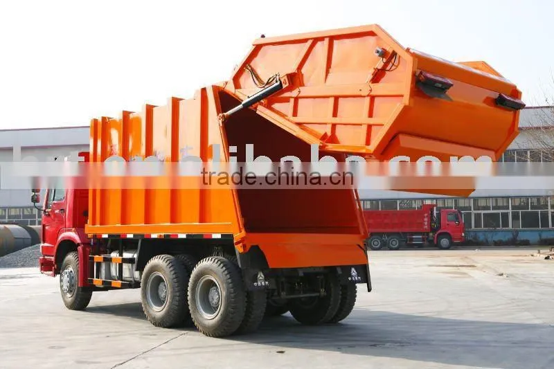 Carriage removable garbage truck with free parts