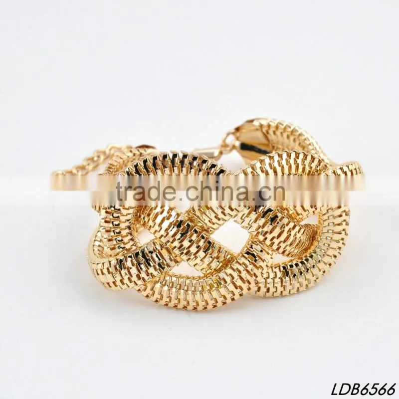 Twist gold chunky snake chain bracelet