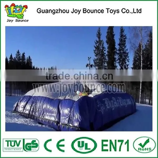 big jump stunt air bag with inflatable jumping platform