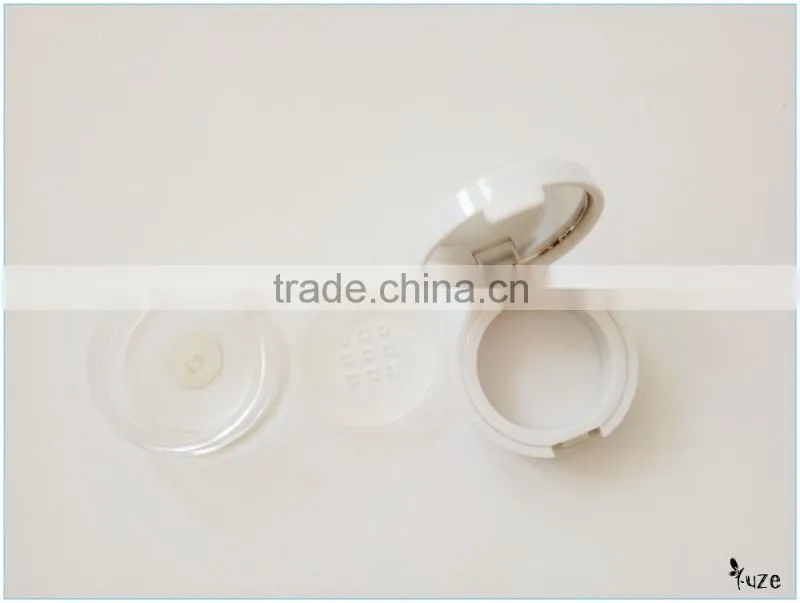 Small empty compact powder case with compact mirror