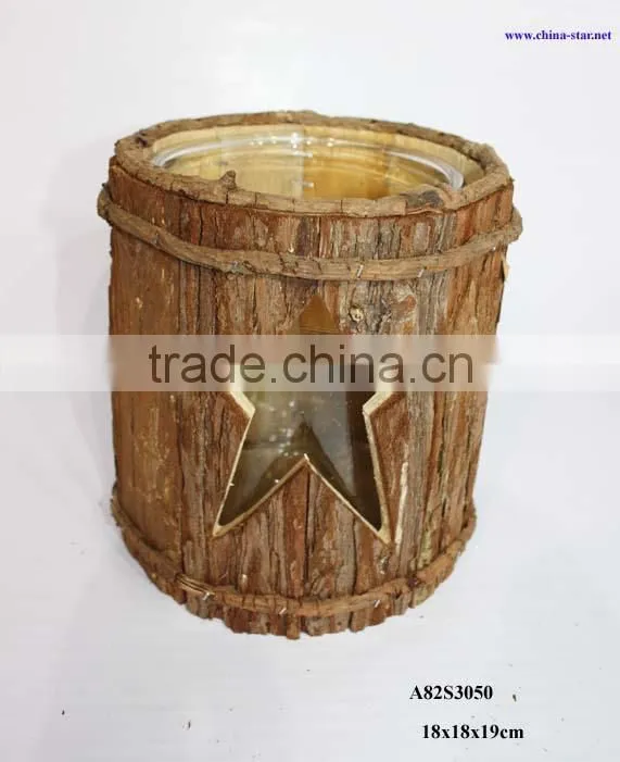 xmas wood lantern with tree hole