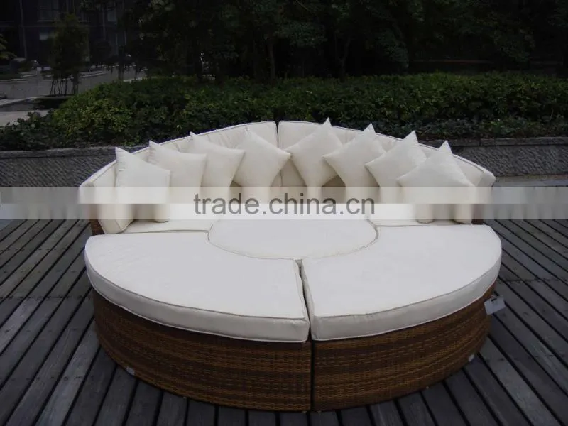 Nestrest Shaped Rattan daybed For Swimming Pool Furniture