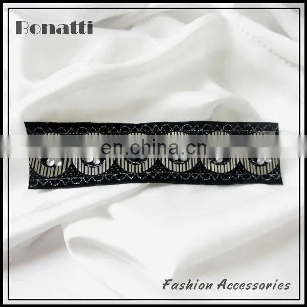 Custom beaded trimming for garment accessories