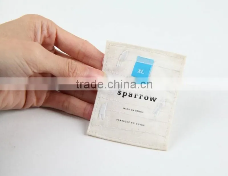 2016 Hot sale low price back cover fold woven label in high quality