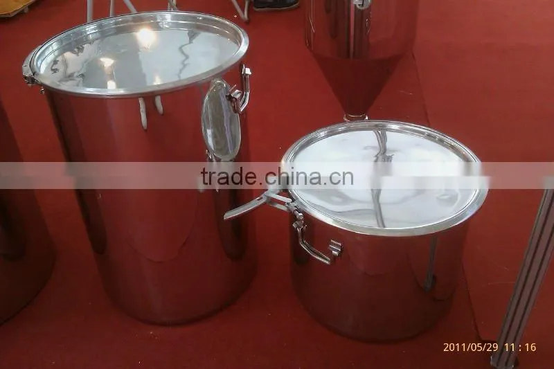 Stainless steel transport tank with sealing lid