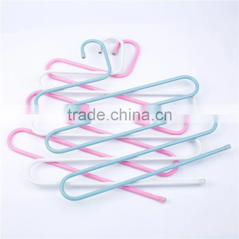 2017 low price Heavy Duty PVC coated Metal Wire Hangers for Clothes hangers