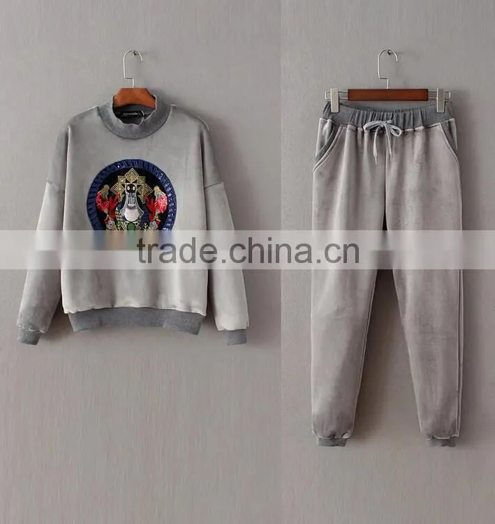 Runwaylover EY2359B New Fashion 2017 Ladies Sport Suits , Women Embroidery Hoodie And Casual Pants