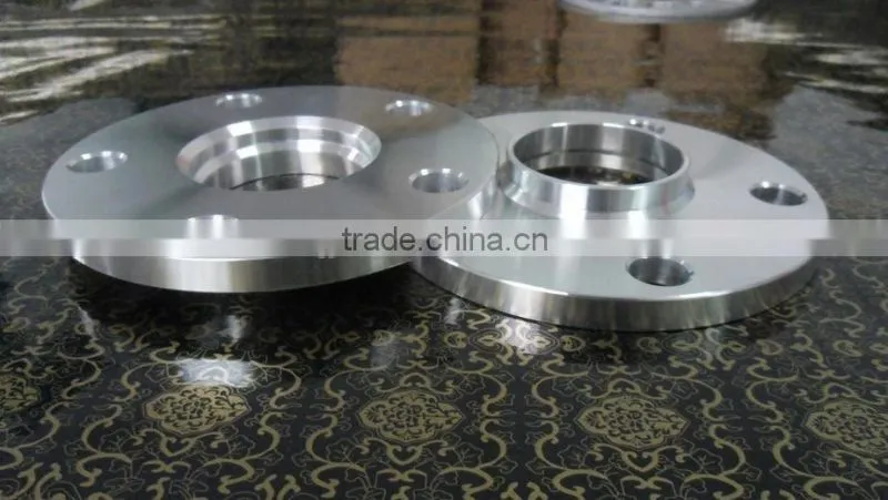 Universal wheel hub adapter for alloy wheel