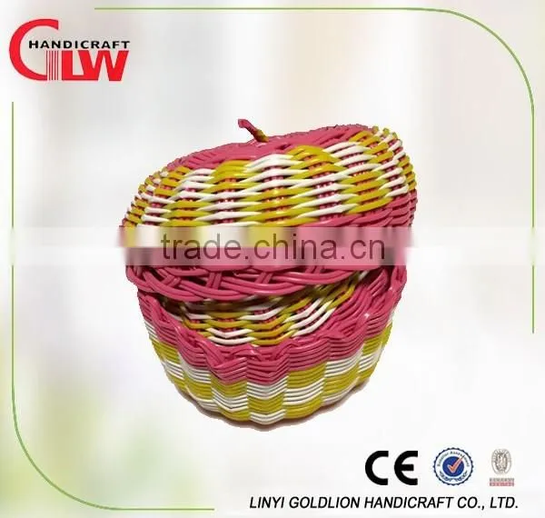 Casual woven plastic laundry basket