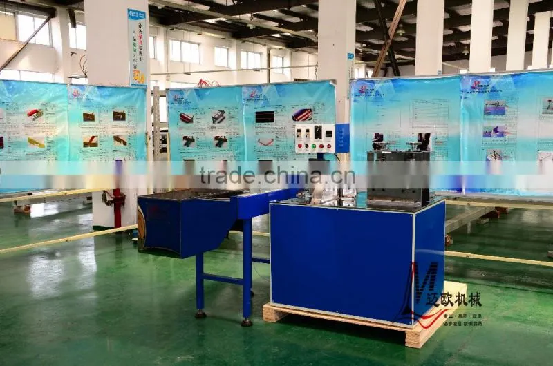 The cutter cutting machine traction