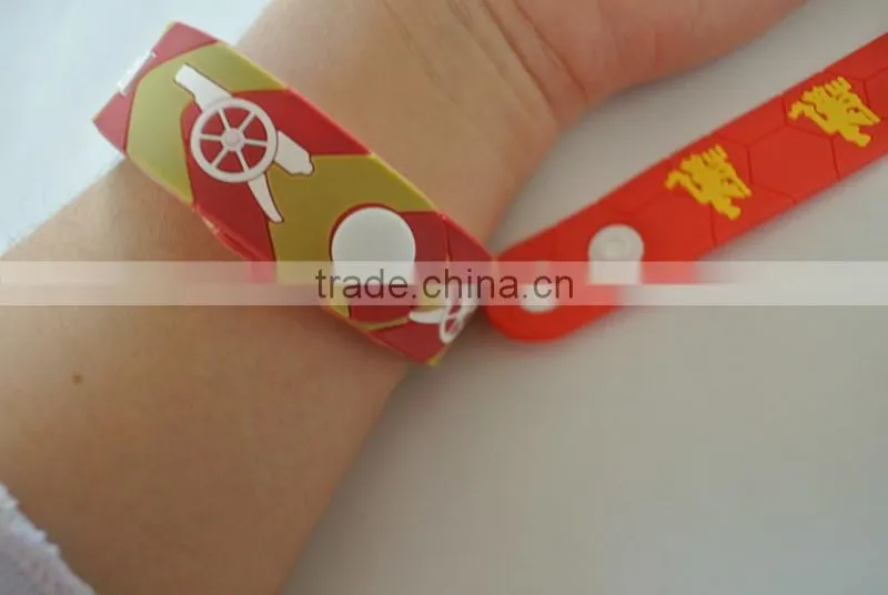 2014 silicone world cup wristband with hologram