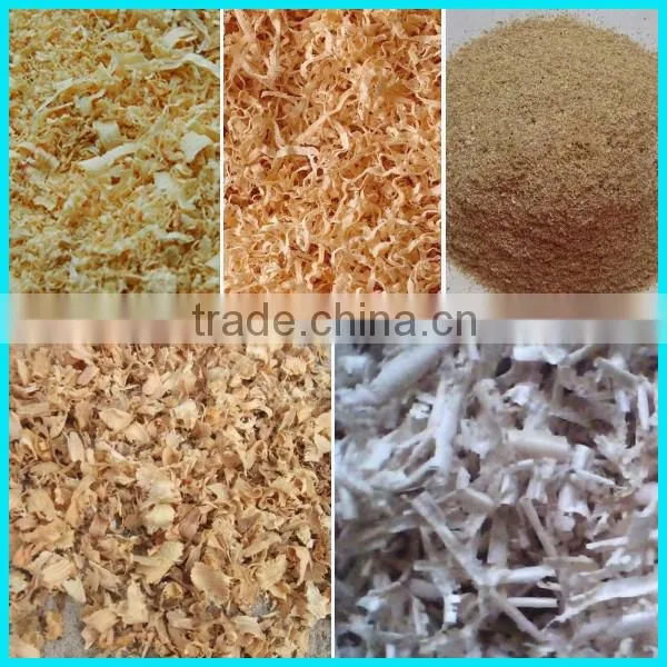 Compact structure wood sawdust block extruding machine