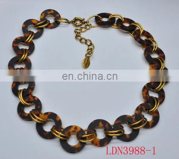 party queen black marble circle hook with golden lariat necklace jewelery