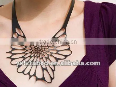 2012 Hot Silicone Hollow Necklace for Ladies