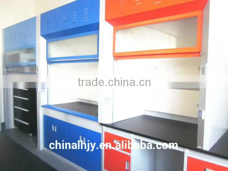 Lab fume hood with flue pipe