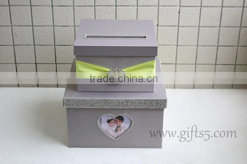 Special card holders with heart shape photo frame for any event