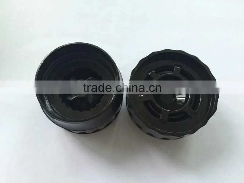 salt and pepper grinder