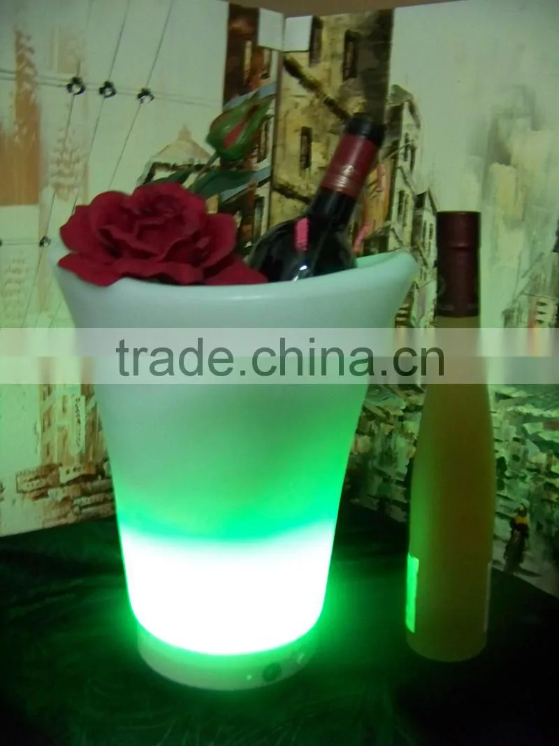 Manufacturer L25*W25*H29CM PE ice bucket stand lighted with remote control 16 mix changeable colors