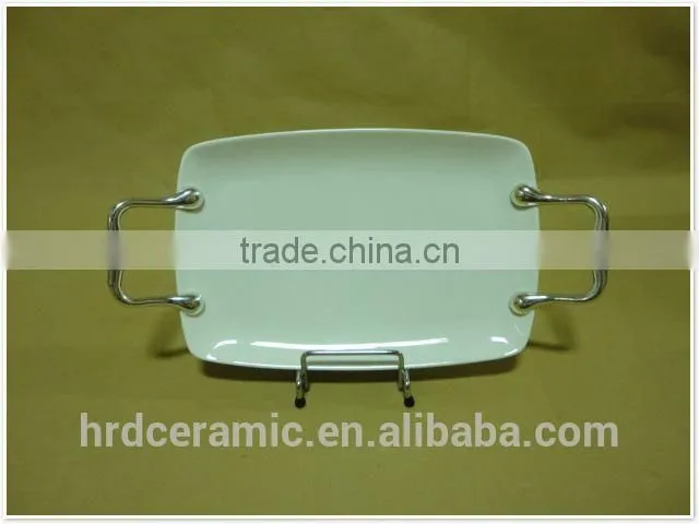 2015 New product stock white ceramic plate with Metal handle