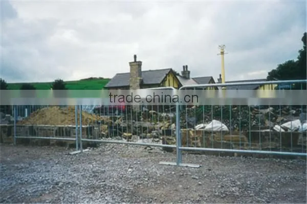 Crowd control barrier