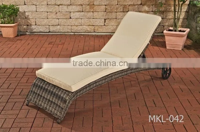 Poly Rattan Sun Lounger - Wicker sunbed furniture