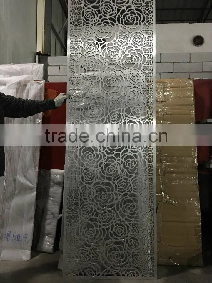 Luxurious front gate, wrought iron main gate design