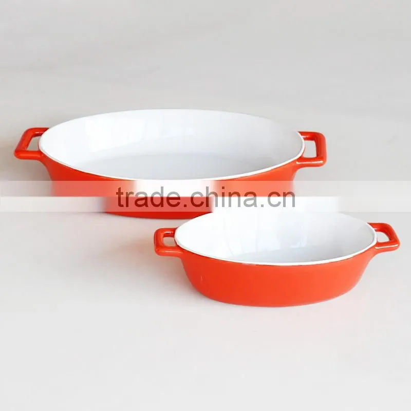 Set of Two Ceramic Bake Plate with Handle in Solid Color