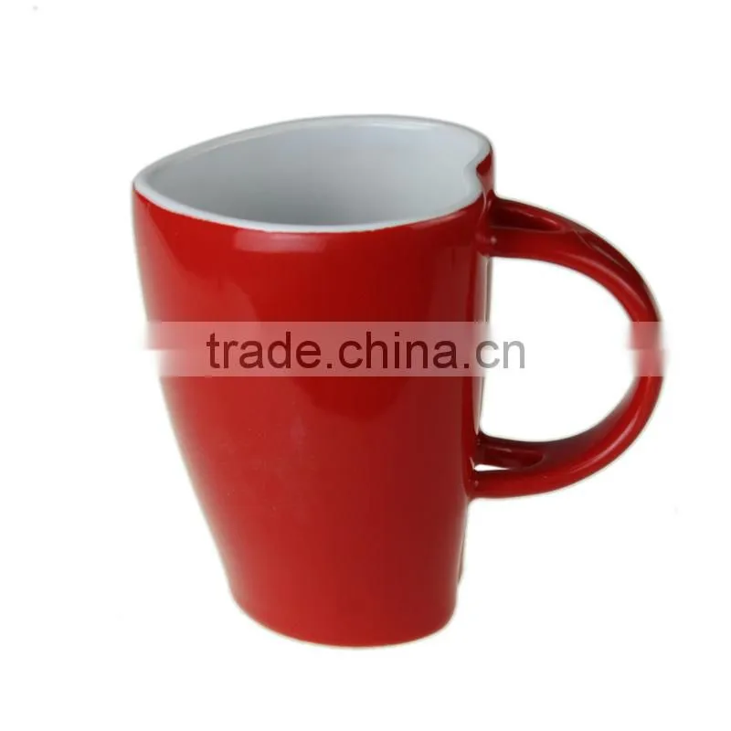 Factory bulk sale gift ceramic heart shape mug with spoon in handle