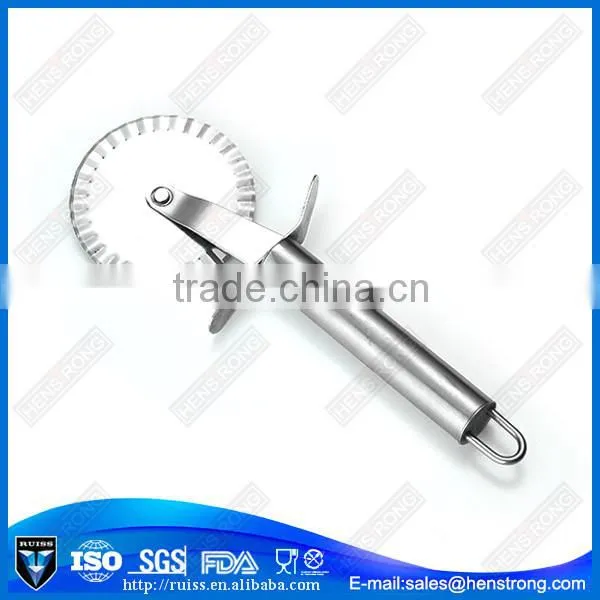 New Design Wood Handle Double Wheel Pizza Cutter