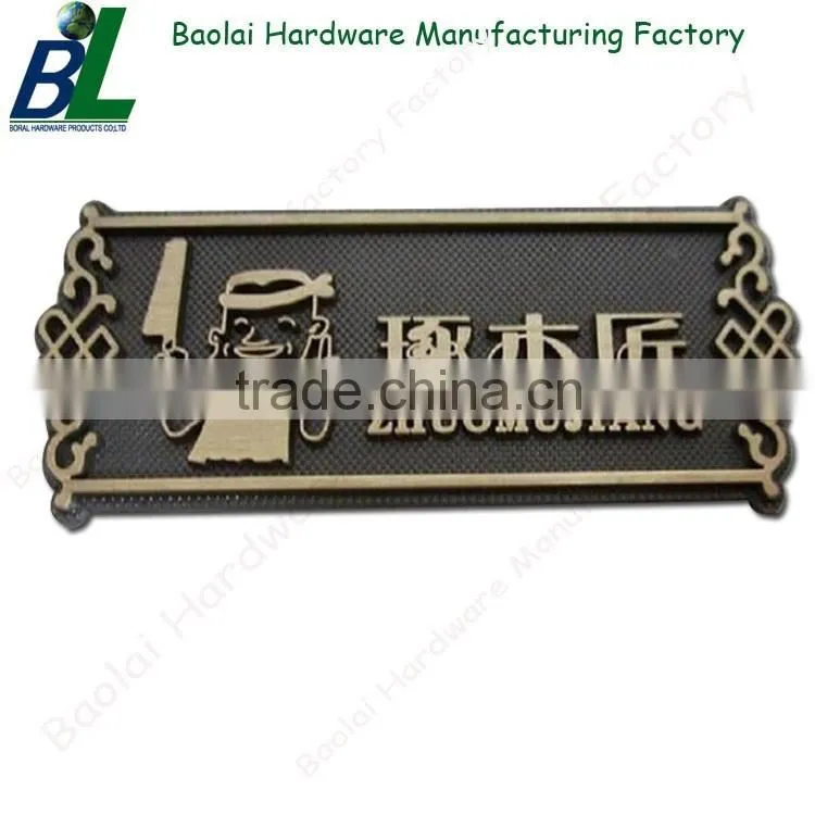 Laser egnraved gold metal pineapple nameplate